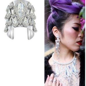 Set FABULOUSLY SWAROVSKI necklace earrings cuff